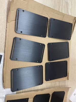 Desain khusus Bagian Elektronik Aluminium Di sikat Anodisasi dan pengolahan dalam CNC